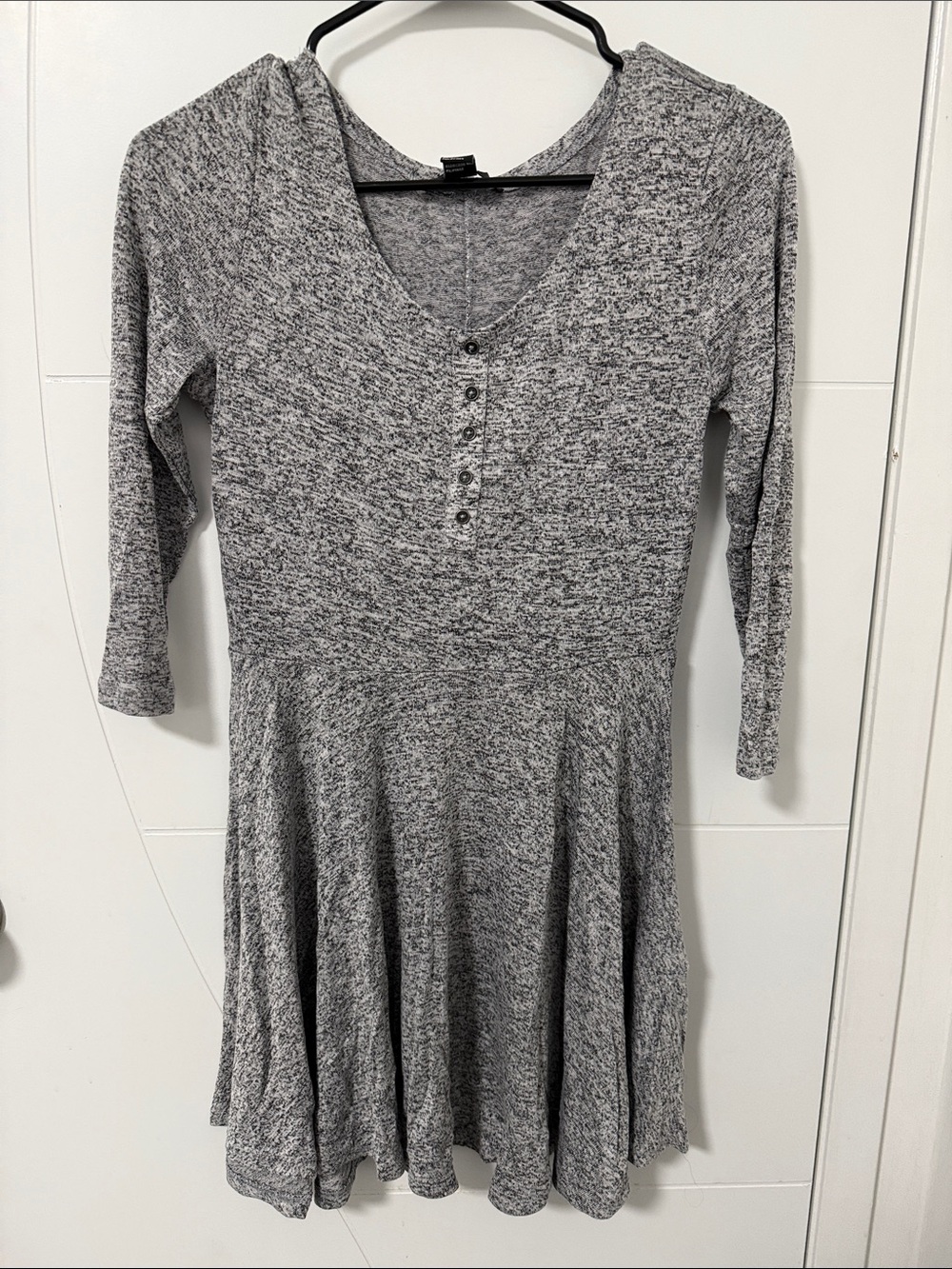 Forever 21 Gray Long Sleeve V-Neck Button-Front Knit Dress